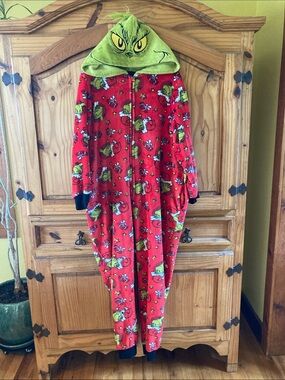 Women’s Dr. Seuss The Grinch red green hooded one piece pajamas - size XXL